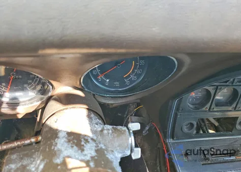 1977 Chevrolet Corvette z USA, uszkodzony, nr VIN 1Z37X7S418963